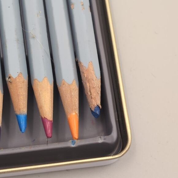 Vintage Tin Of 12 Derwent Artists' Coloured Pencils by Rexel Cumberland - Picture 2 of 4